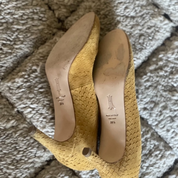 Hobbs  yellow croc suede pumps - Picture 3 of 5